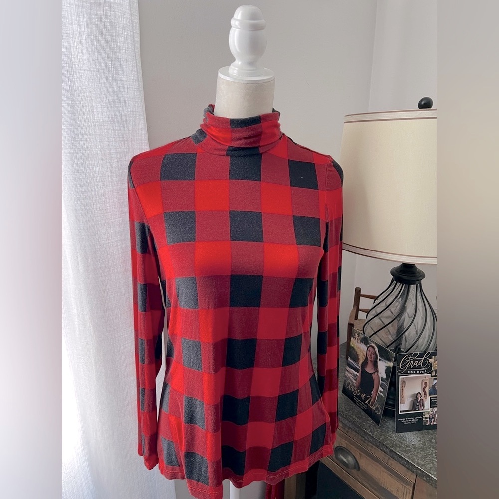Tahari buffalo check Turtleneck Top